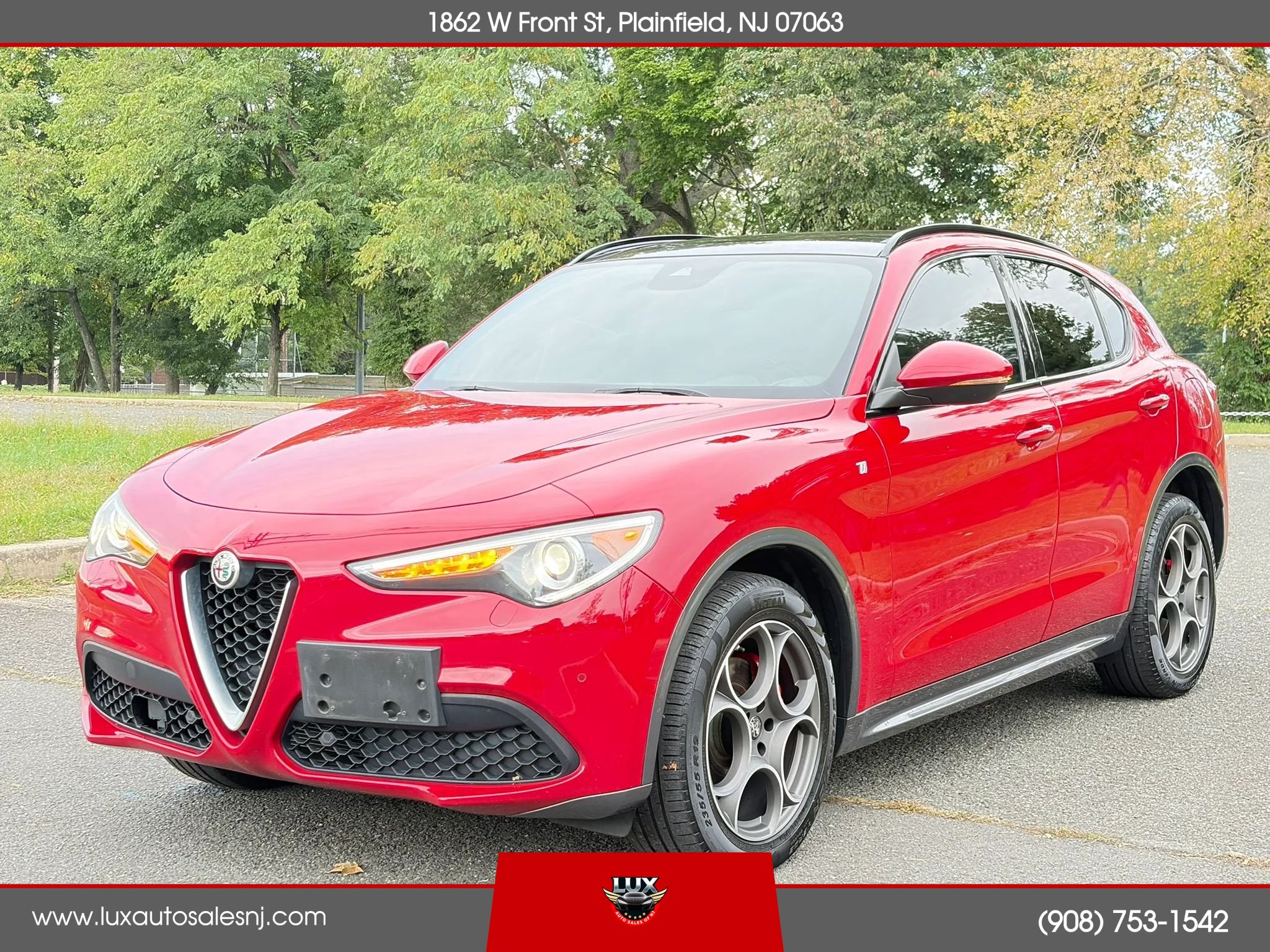 Used 2023 Alfa Romeo Stelvio Ti AWD/4WD image 2