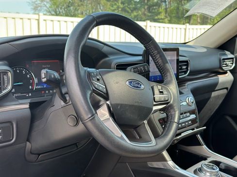 Used 2020 Ford Explorer Limited w/ Class III Trailer Tow Package RWD image 17