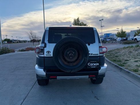 Used 2012 Toyota FJ Cruiser 4WD w/ Convenience Pkg image 11