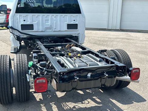 New 2026 Ford F450 XL w/ XL Chrome Package image 13