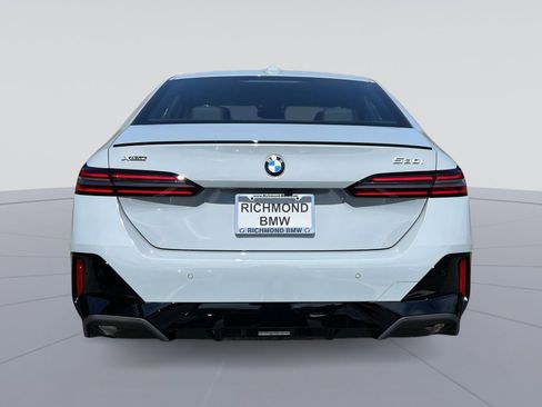 New 2026 BMW 530i xDrive w/ M Sport Package AWD/4WD image 4