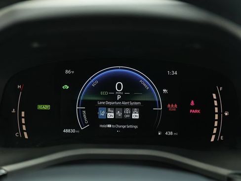 Used 2025 Toyota Camry SE FWD image 30