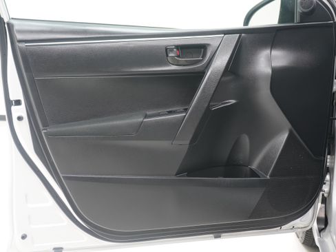 Used 2016 Toyota Corolla L FWD image 14