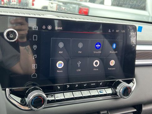 New 2025 GMC Canyon Elevation w/ Convenience Package image 12