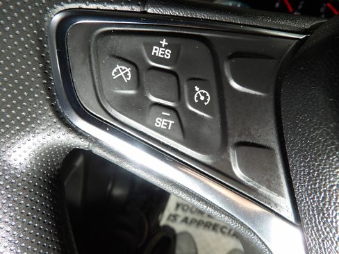 Used 2021 Chevrolet Malibu LS FWD image 17