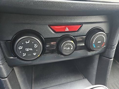 Used 2018 Subaru Crosstrek 2.0i Premium w/ Eyesight System image 27