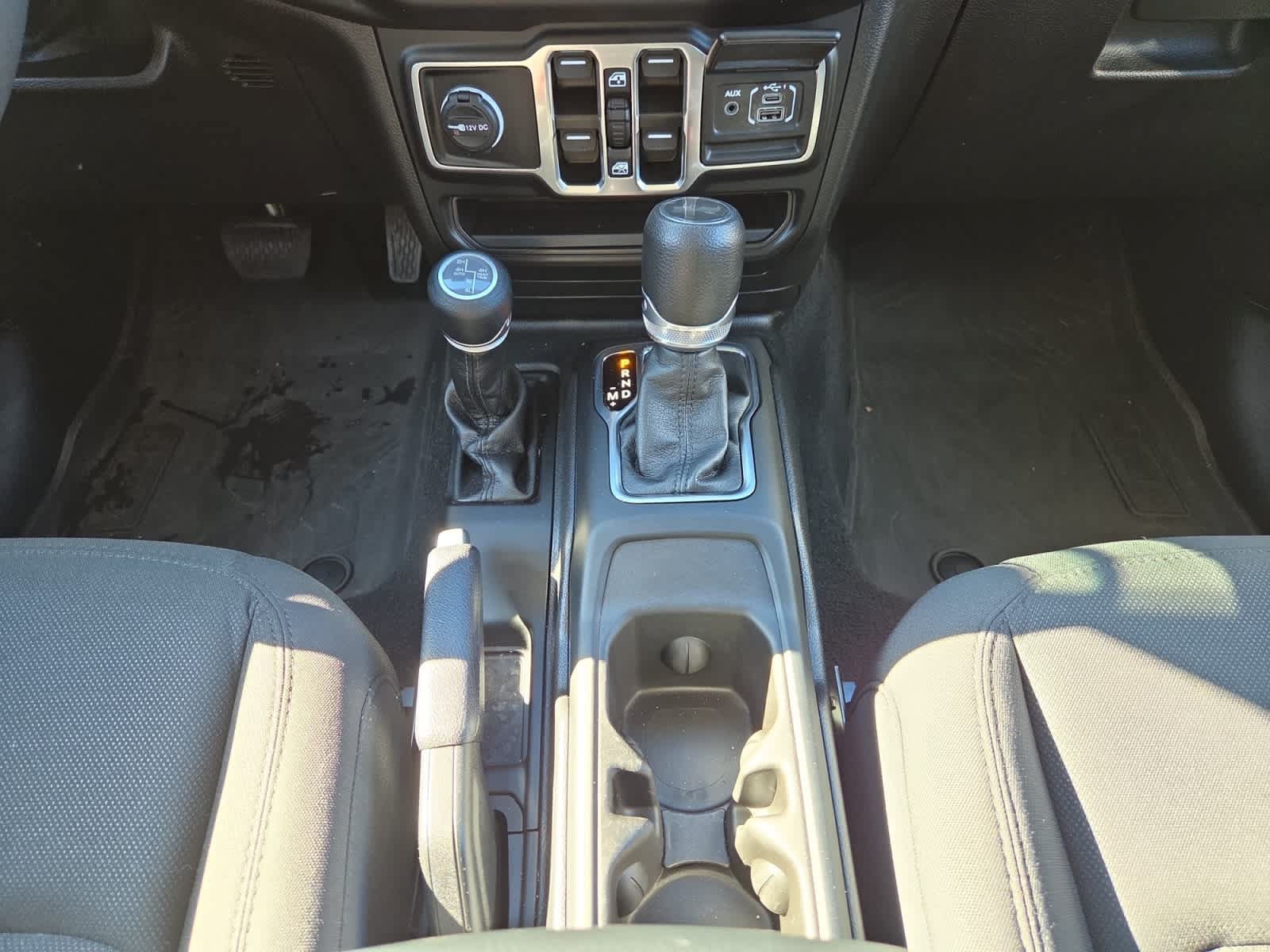 Used 2023 Jeep Wrangler Unlimited w/ Cold Weather Group AWD/4WD image 15