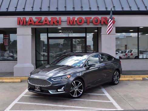 Used 2020 Ford Fusion Titanium image 2