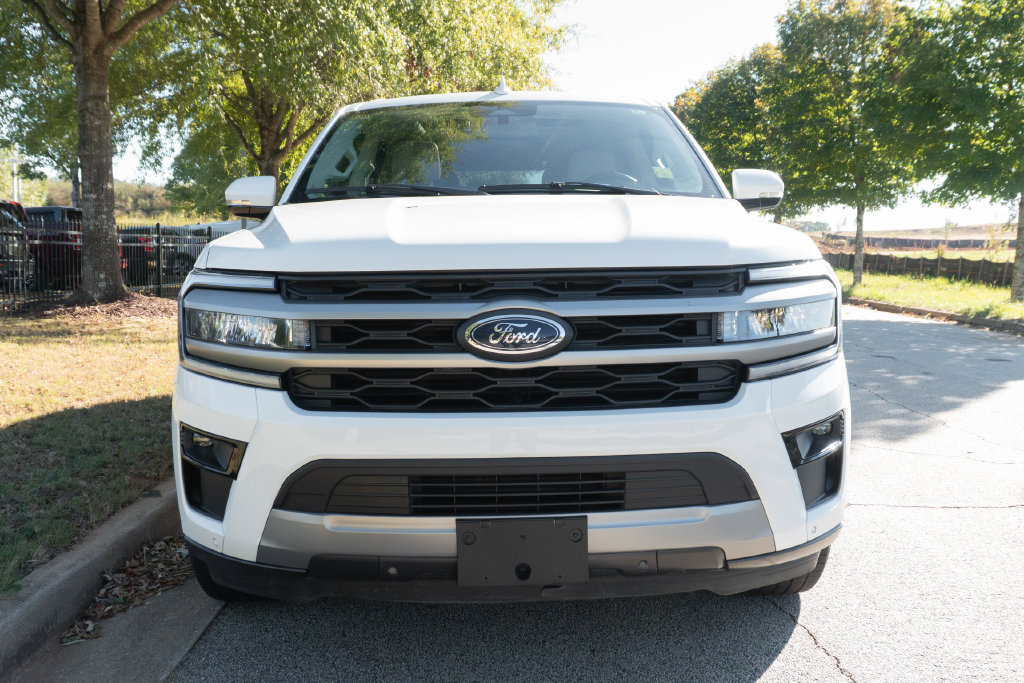 Used 2024 Ford Expedition Max XLT RWD image 3