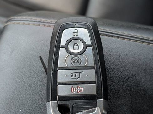 Used 2021 Ford Explorer XLT w/ Equipment Group 202A RWD image 32