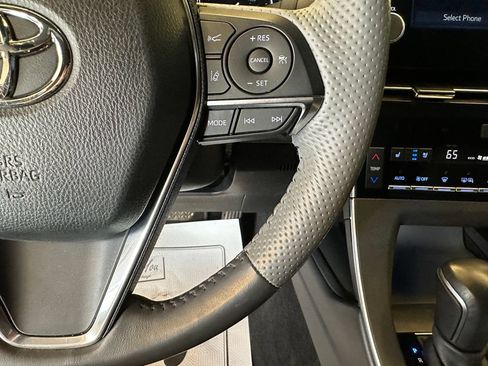 Used 2022 Toyota Avalon Limited w/ Advanced Safety Package FWD image 12
