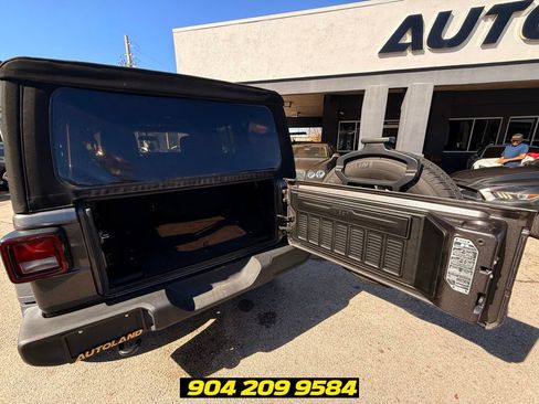 Used 2023 Jeep Wrangler Unlimited Sport AWD/4WD image 32