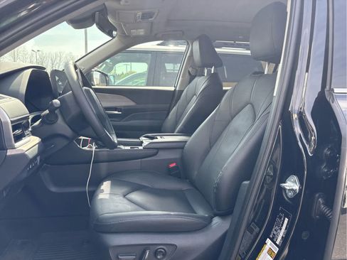 Used 2026 Toyota Grand Highlander AWD Hybrid image 5