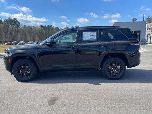 New 2026 Jeep Grand Cherokee Altitude AWD/4WD image 4