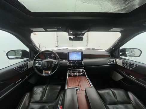 Used 2020 Lincoln Navigator Reserve w/ Equipment Group 208A Reserve image 2