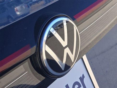 New 2026 Volkswagen Taos SEL image 7