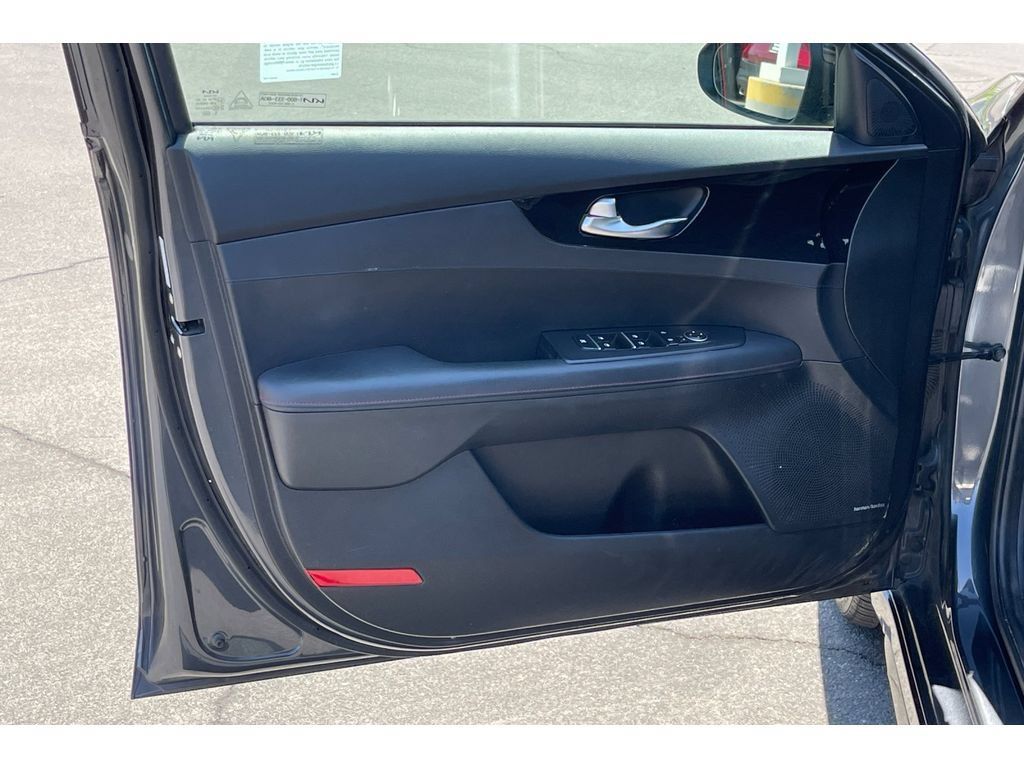 Used 2022 Kia Forte GT FWD image 12