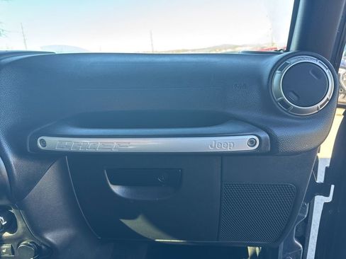 Used 2017 Jeep Wrangler Unlimited Sahara w/ Quick Order Package 24E Chief image 19