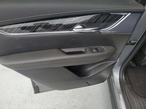 Certified 2024 Cadillac XT6 Premium Luxury w/ Technology Package FWD image 15