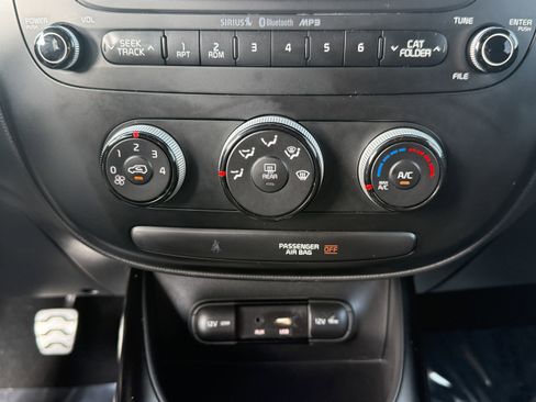 Used 2016 Kia Soul image 23