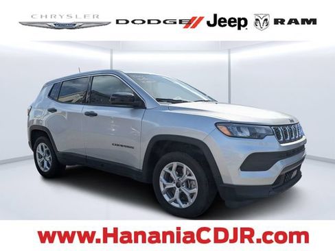 Used 2025 Jeep Compass Sport AWD/4WD image 1