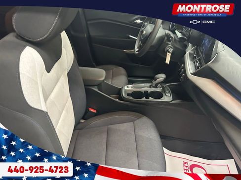 Used 2024 Chevrolet Trax LS image 31