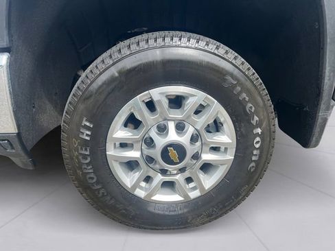 Used 2026 Chevrolet Silverado 2500 LT w/ Convenience Package AWD/4WD image 9