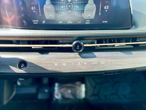 Used 2023 Nissan Ariya FWD image 25