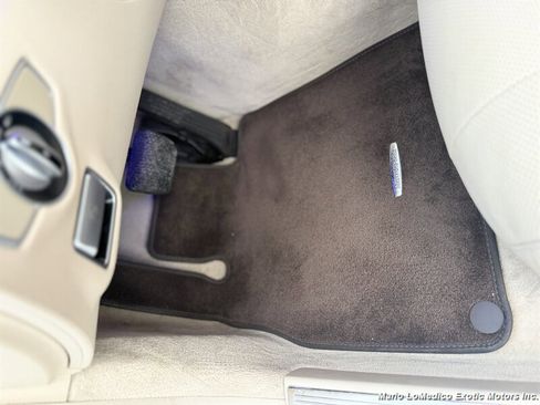 Used 2017 Mercedes-Benz S 550 4MATIC Sedan w/ Premium Package image 24