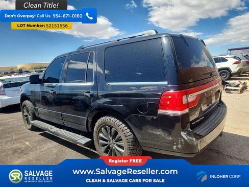 Used 2016 Lincoln Navigator Select RWD image 3