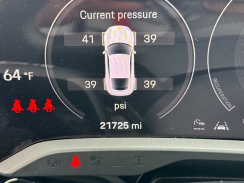 Certified 2021 Porsche Taycan 4S image 25