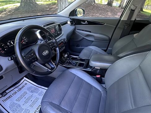 Used 2016 Kia Sorento EX image 9