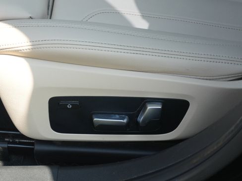 Used 2020 BMW 330i xDrive Sedan w/ Driving Assistance Package AWD/4WD image 19