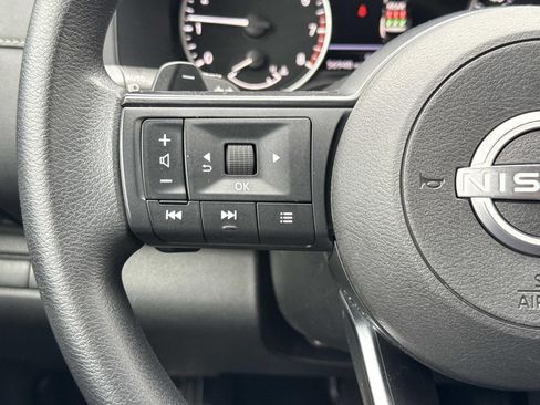 Used 2024 Nissan Pathfinder S image 14