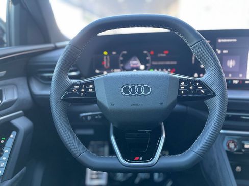 New 2025 Audi SQ5 Premium Plus image 21