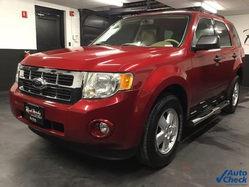 Used 2011 Ford Escape XLT image 5