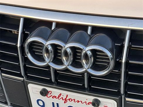Used 2024 Audi Q3 2.0T Premium image 30