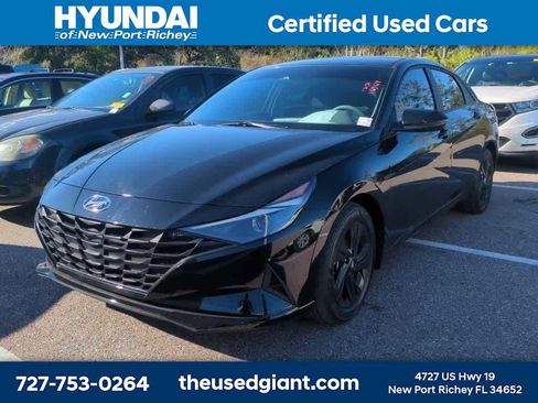 Used 2023 Hyundai Elantra SEL image 1