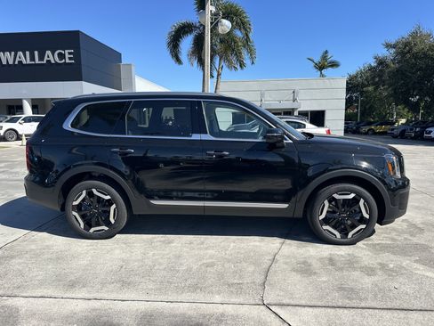 New 2025 Kia Telluride S image 5