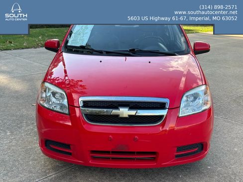 Used 2010 Chevrolet Aveo LT image 2