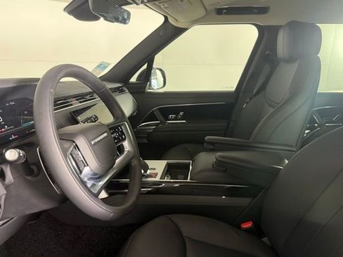 New 2025 Land Rover Range Rover SE image 32
