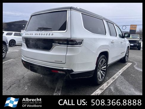 Used 2024 Jeep Grand Wagoneer L Series III AWD/4WD image 5