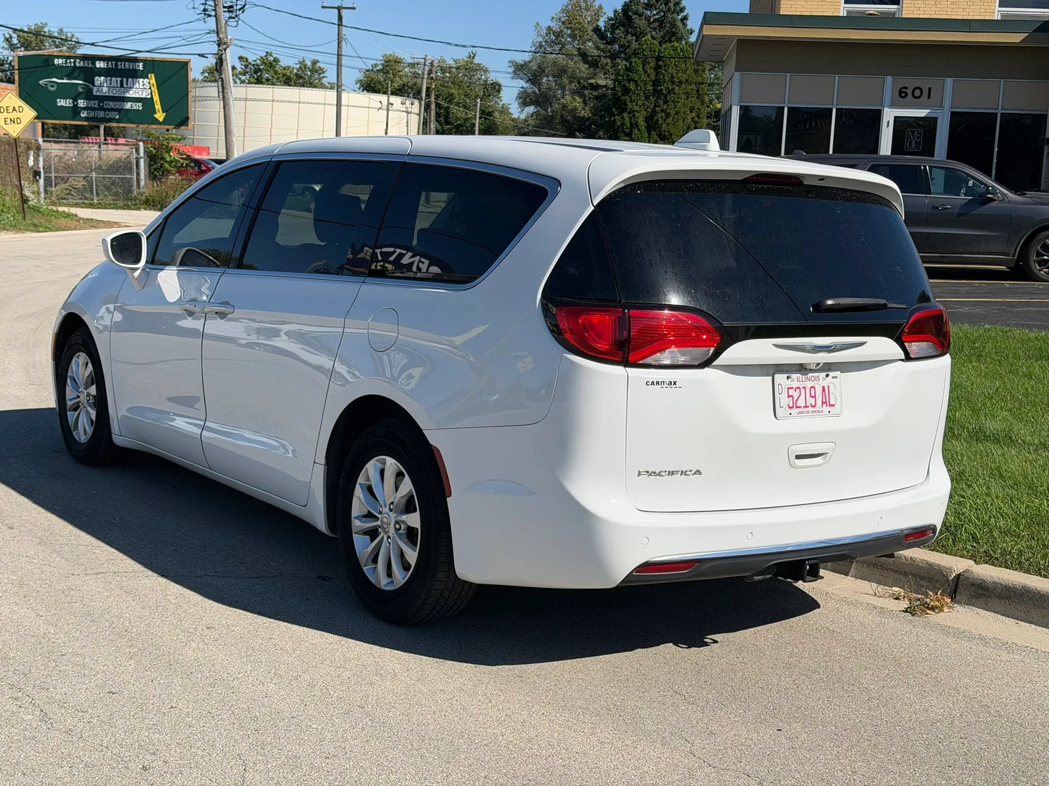 Used 2018 Chrysler Pacifica Touring Plus FWD image 3