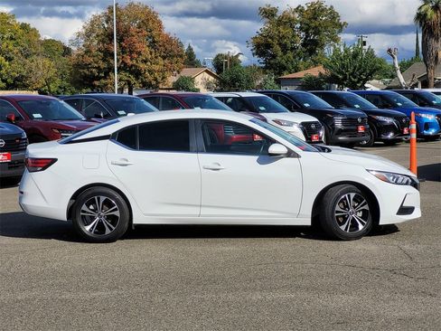 Used 2023 Nissan Sentra SV image 4