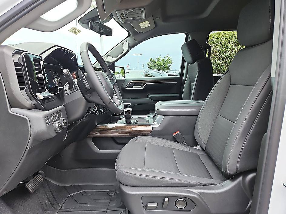 New 2026 Chevrolet Silverado 1500 RST w/ Redline Edition AWD/4WD image 10