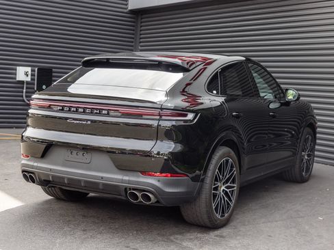 Certified 2024 Porsche Cayenne S AWD/4WD image 10