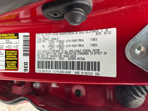 Certified 2022 Toyota Tacoma SR5 image 31