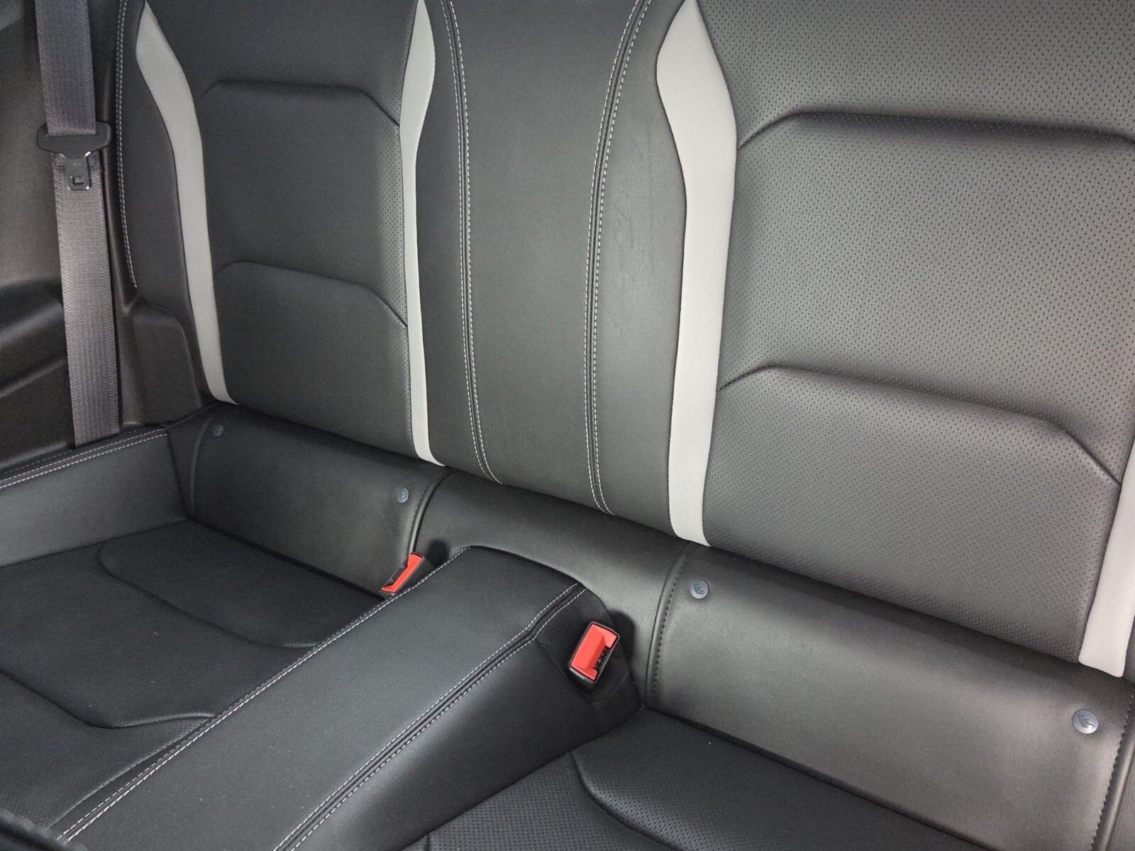 Used 2021 Chevrolet Camaro SS RWD image 5