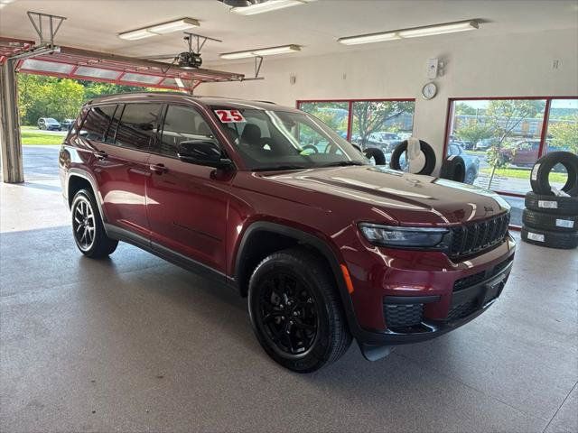 Certified 2025 Jeep Grand Cherokee L Laredo AWD/4WD image 1
