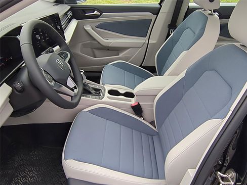 New 2026 Volkswagen Jetta SE FWD image 15